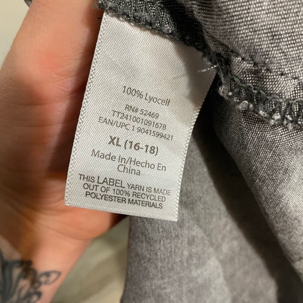 Time and Tru, flutter sleeve dress, charcoal gray pullover dress size XL above t - Picture 8 of 10